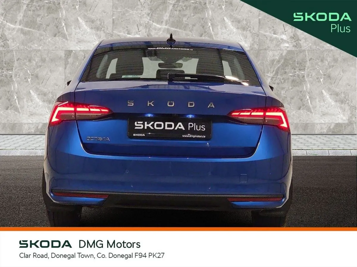 Skoda Octavia Saloon, Petrol, 2024, Blue
