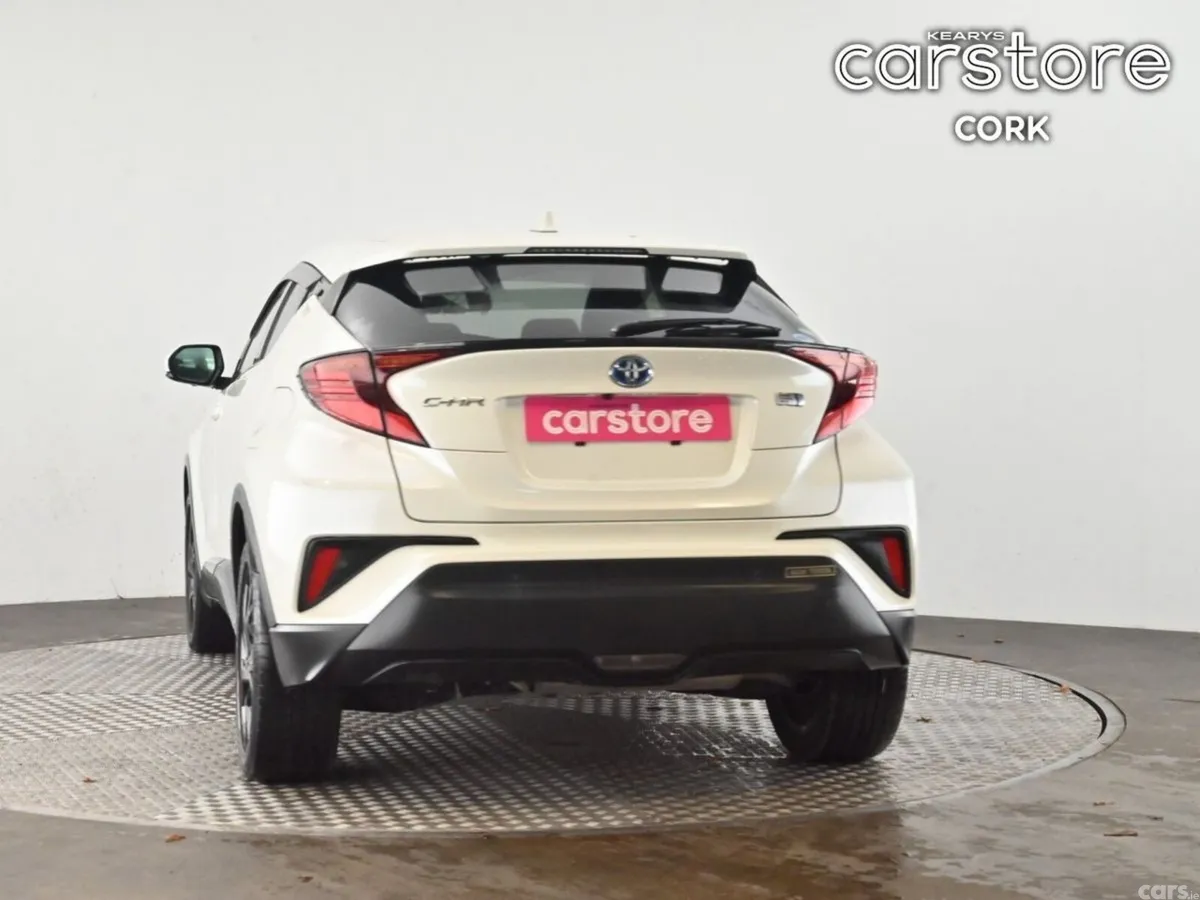 Toyota C-HR SUV, Petrol Hybrid, 2021, White