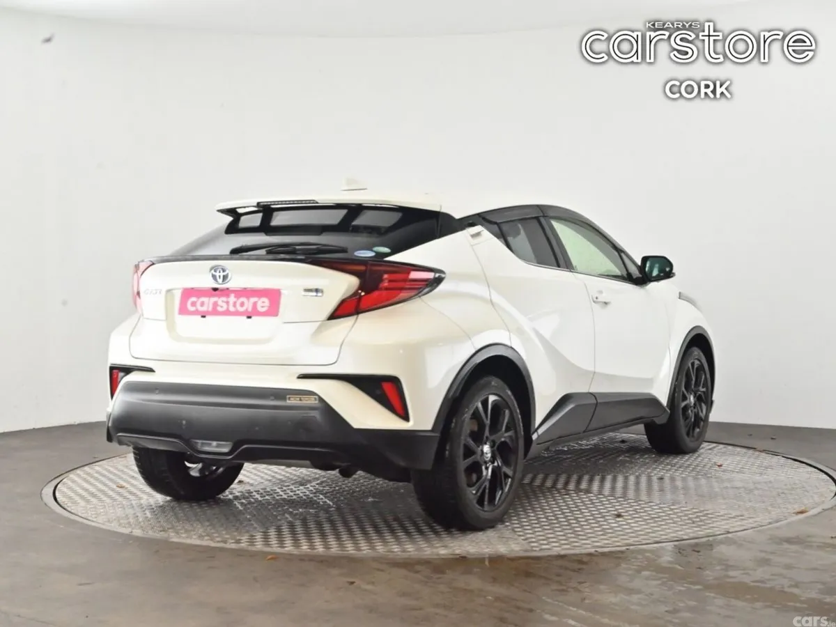Toyota C-HR SUV, Petrol Hybrid, 2021, White