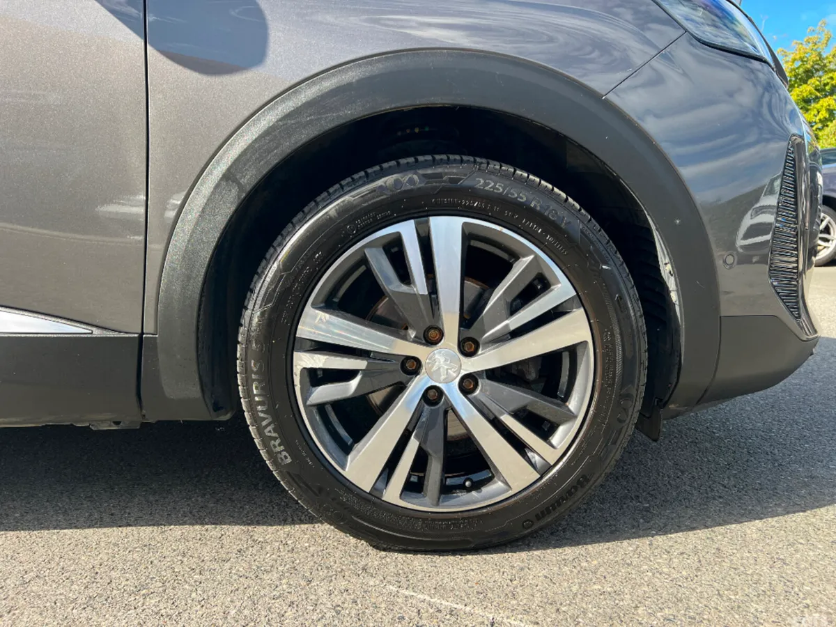 Peugeot 5008 MPV, Diesel, 2021, Grey