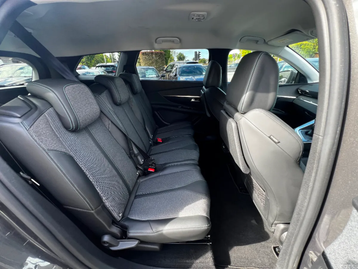 Peugeot 5008 MPV, Diesel, 2021, Grey