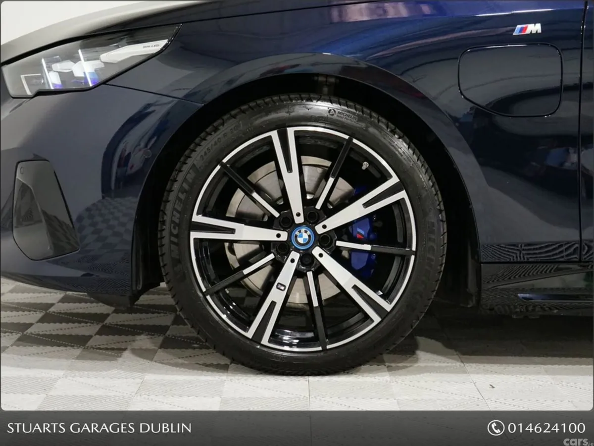 BMW 5-Series Estate, Petrol Plug-in Hybrid, 2025, Black