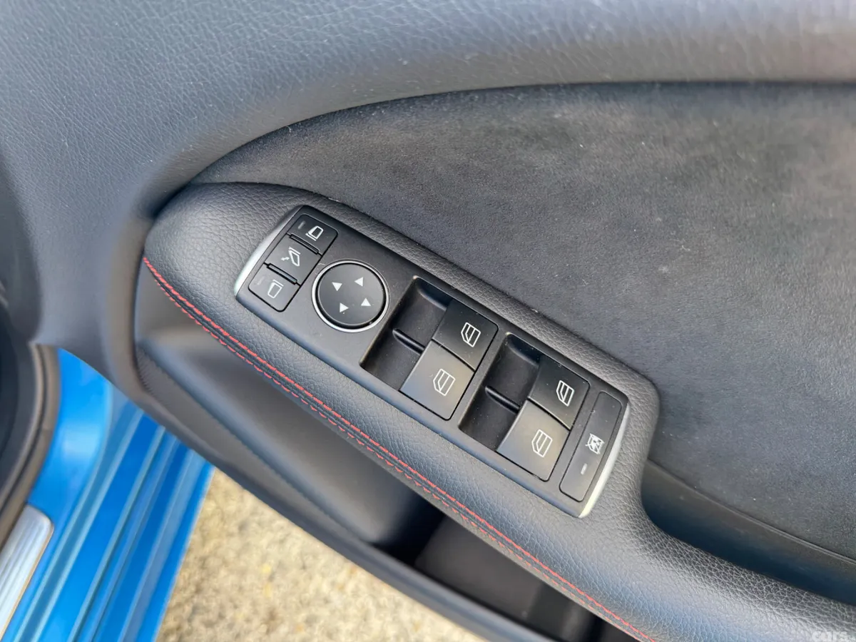 Mercedes-Benz B-Class Hatchback, Petrol, 2017, Blue
