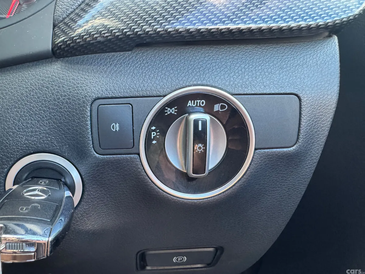 Mercedes-Benz B-Class Hatchback, Petrol, 2017, Blue