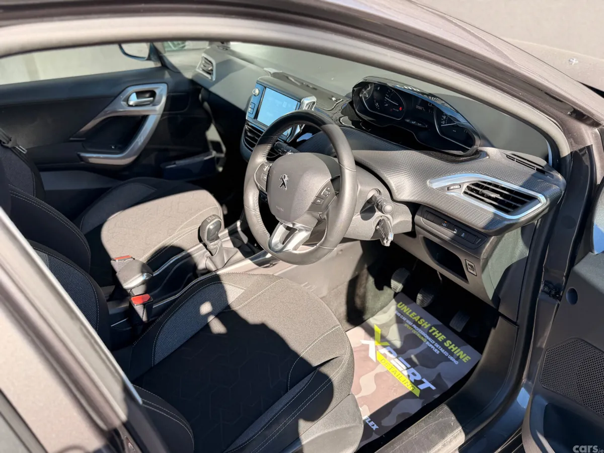 Peugeot 2008 Estate, Diesel, 2017, Grey