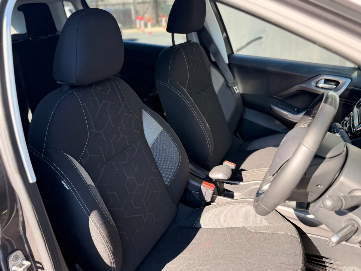 Peugeot 2008 Estate, Diesel, 2017, Grey