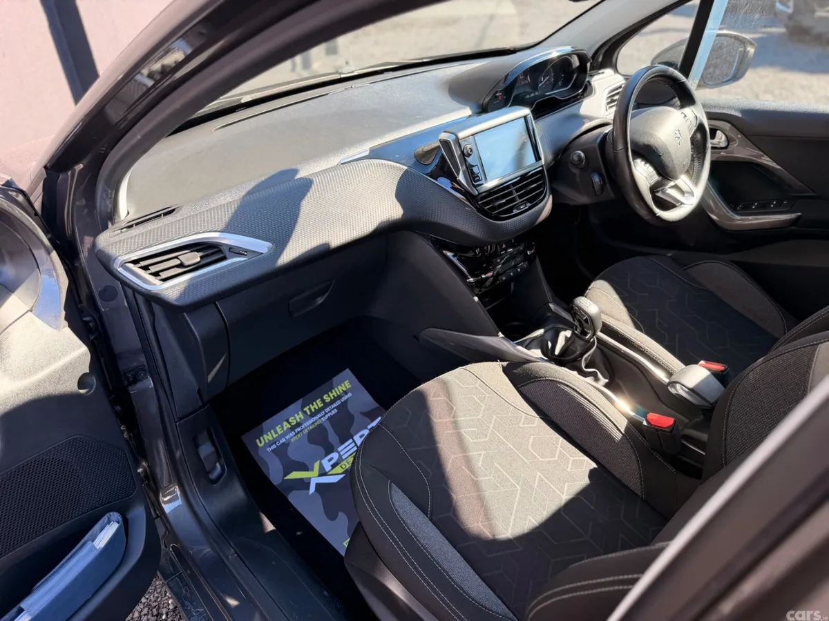 Peugeot 2008 Estate, Diesel, 2017, Grey