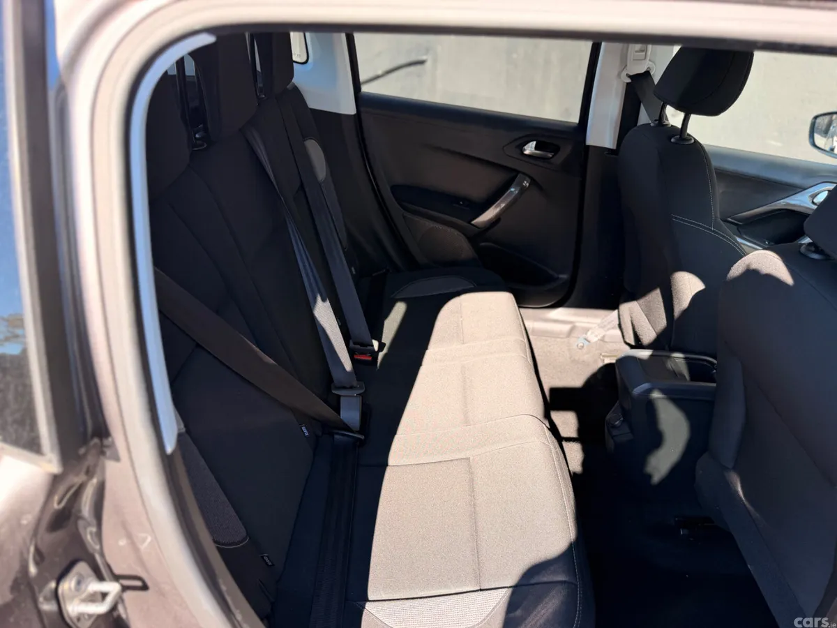 Peugeot 2008 Estate, Diesel, 2017, Grey