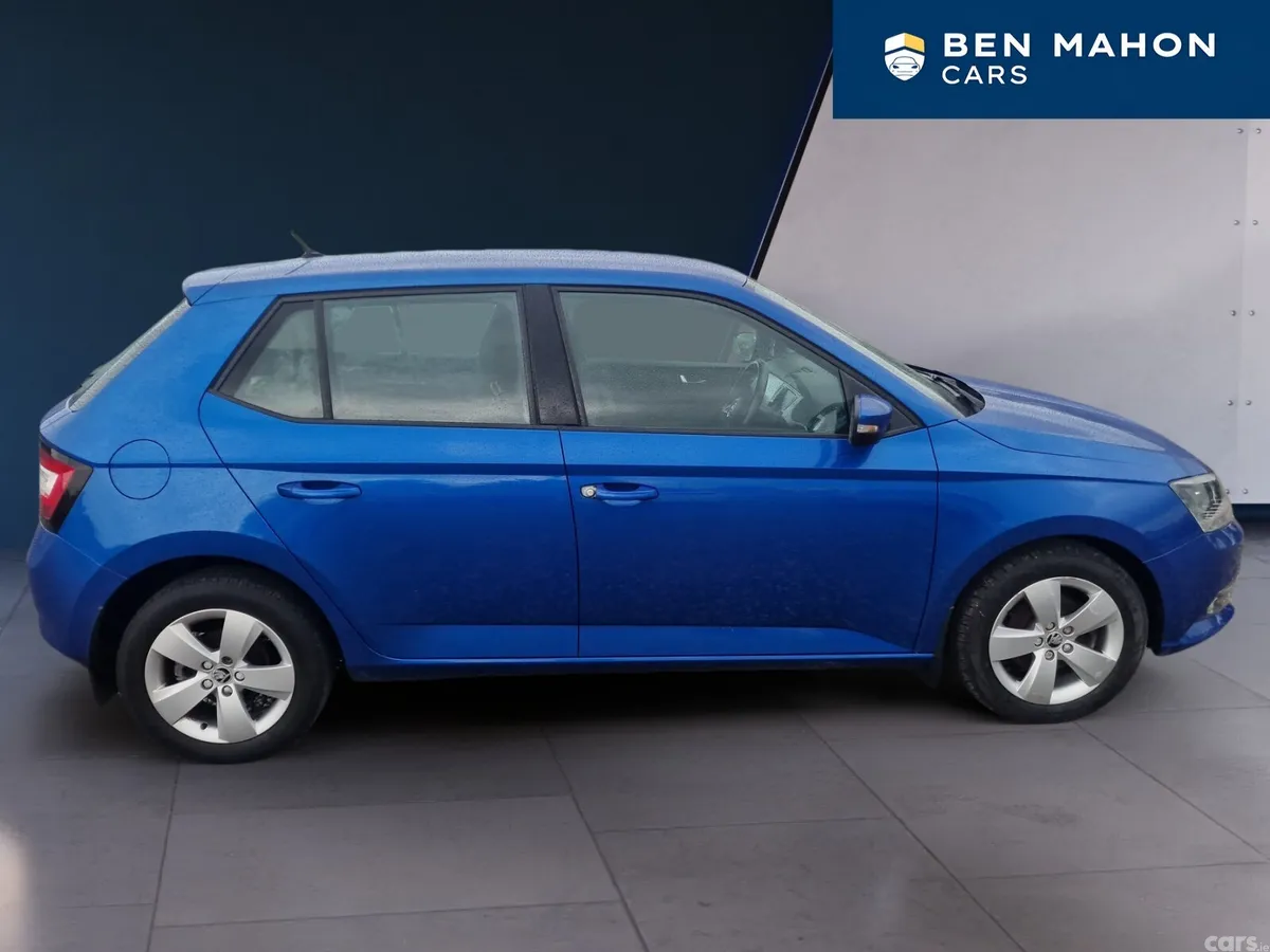 Skoda Fabia Hatchback, Petrol, 2017, Blue