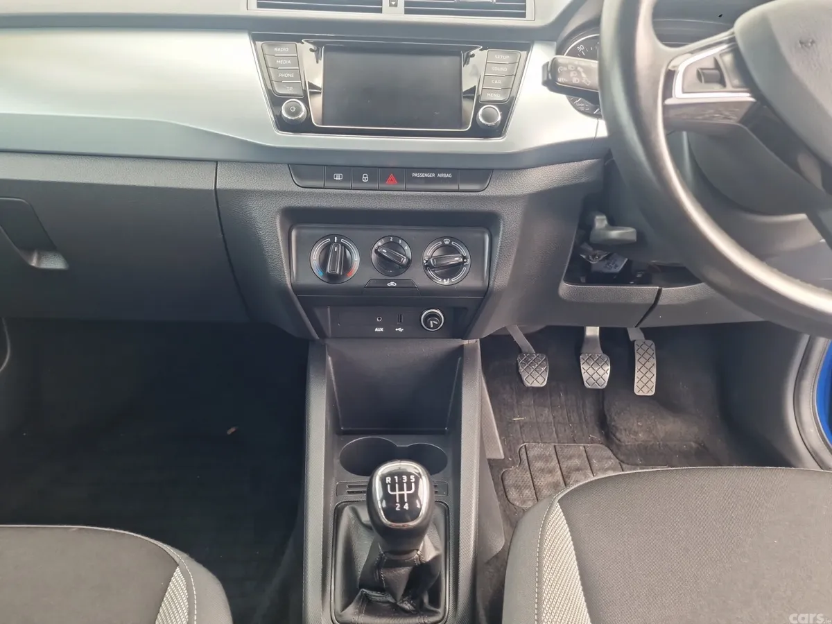 Skoda Fabia Hatchback, Petrol, 2017, Blue
