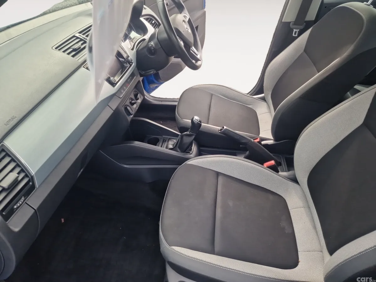 Skoda Fabia Hatchback, Petrol, 2017, Blue