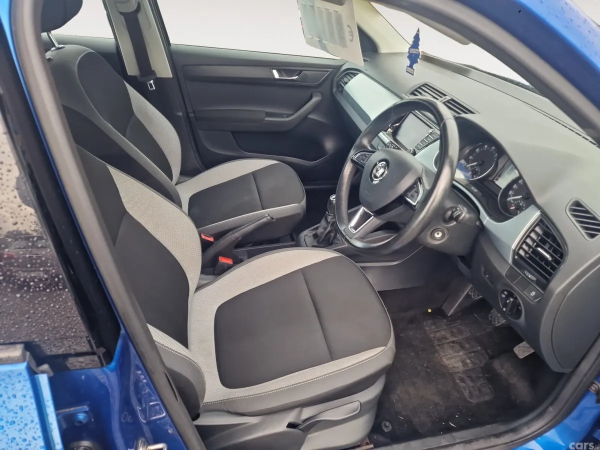 Skoda Fabia Hatchback, Petrol, 2017, Blue