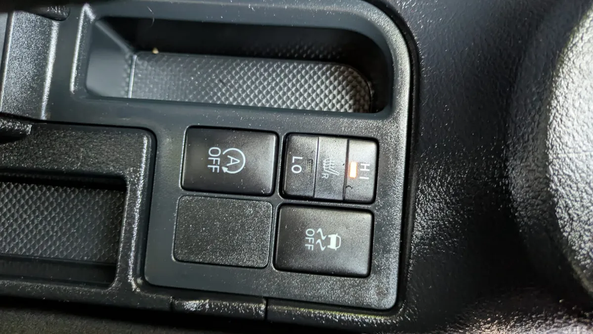 Toyota Yaris Hatchback, Petrol, 2017, Blue