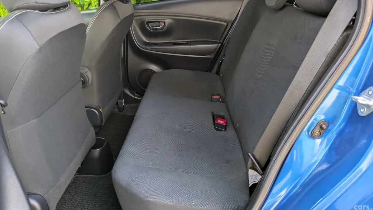Toyota Yaris Hatchback, Petrol, 2017, Blue