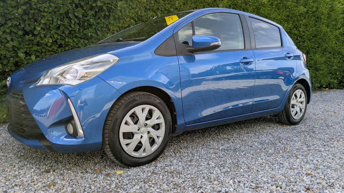 Toyota Yaris Hatchback, Petrol, 2017, Blue