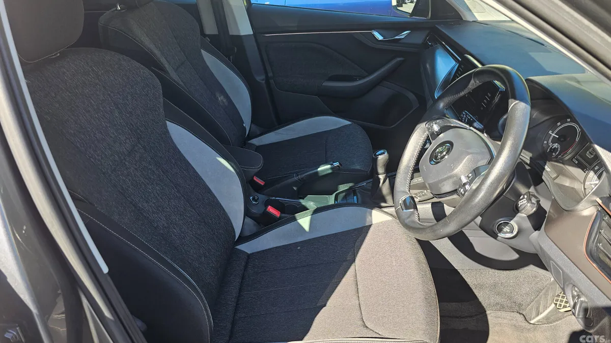 Skoda Kamiq Hatchback, Petrol, 2022, Grey