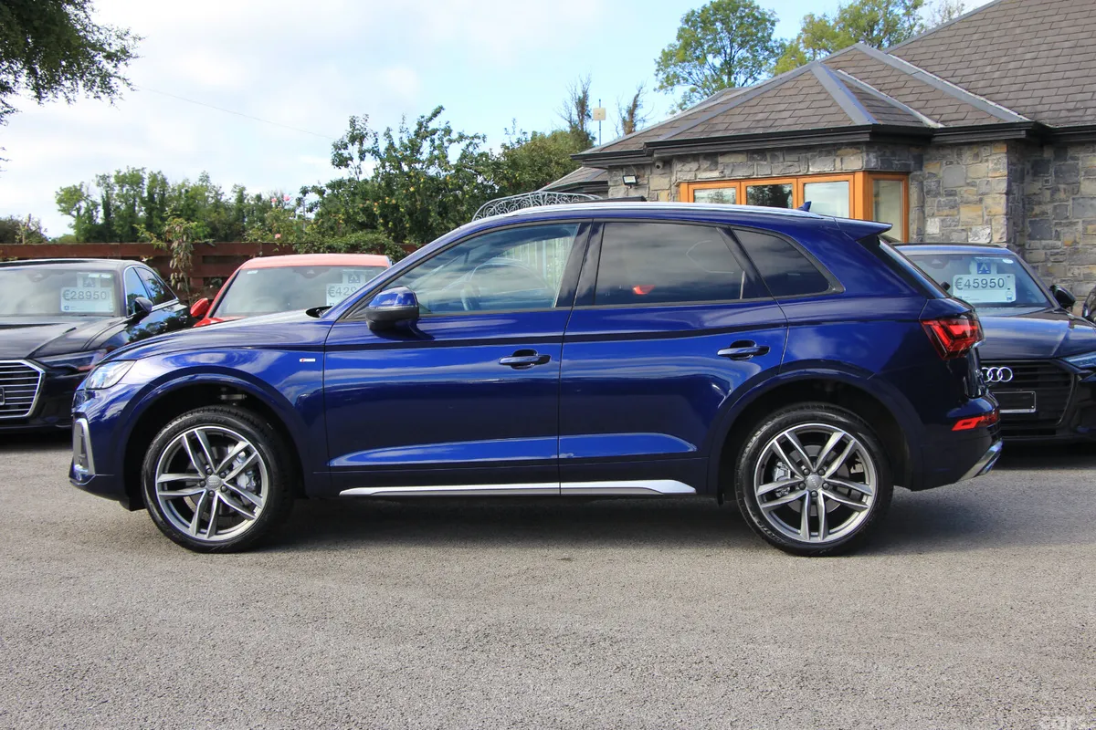 Audi Q5 SUV, Diesel, 2021, Blue