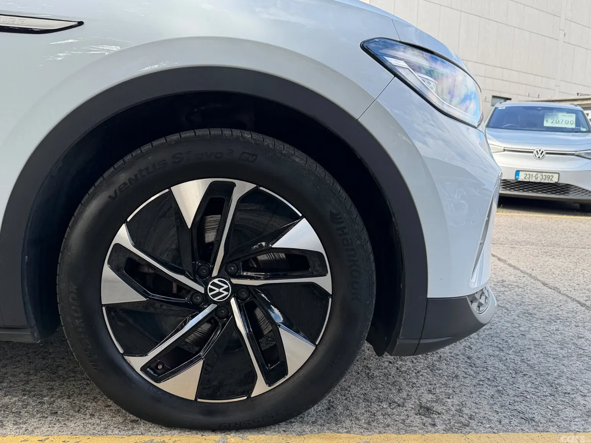 Volkswagen ID.4 Estate, Electric, 2023, White