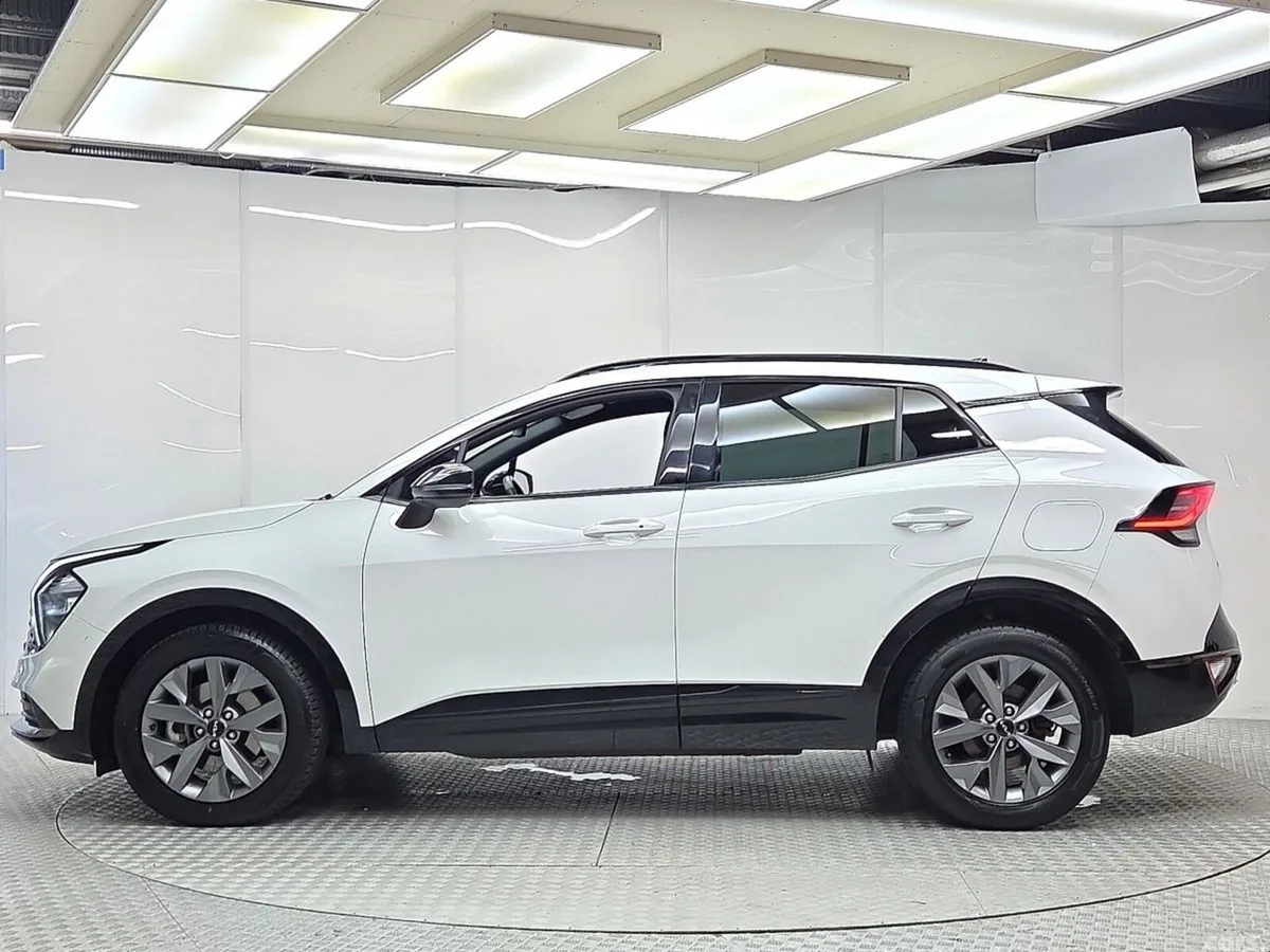 Kia Sportage SUV, Petrol Hybrid, 2024, White