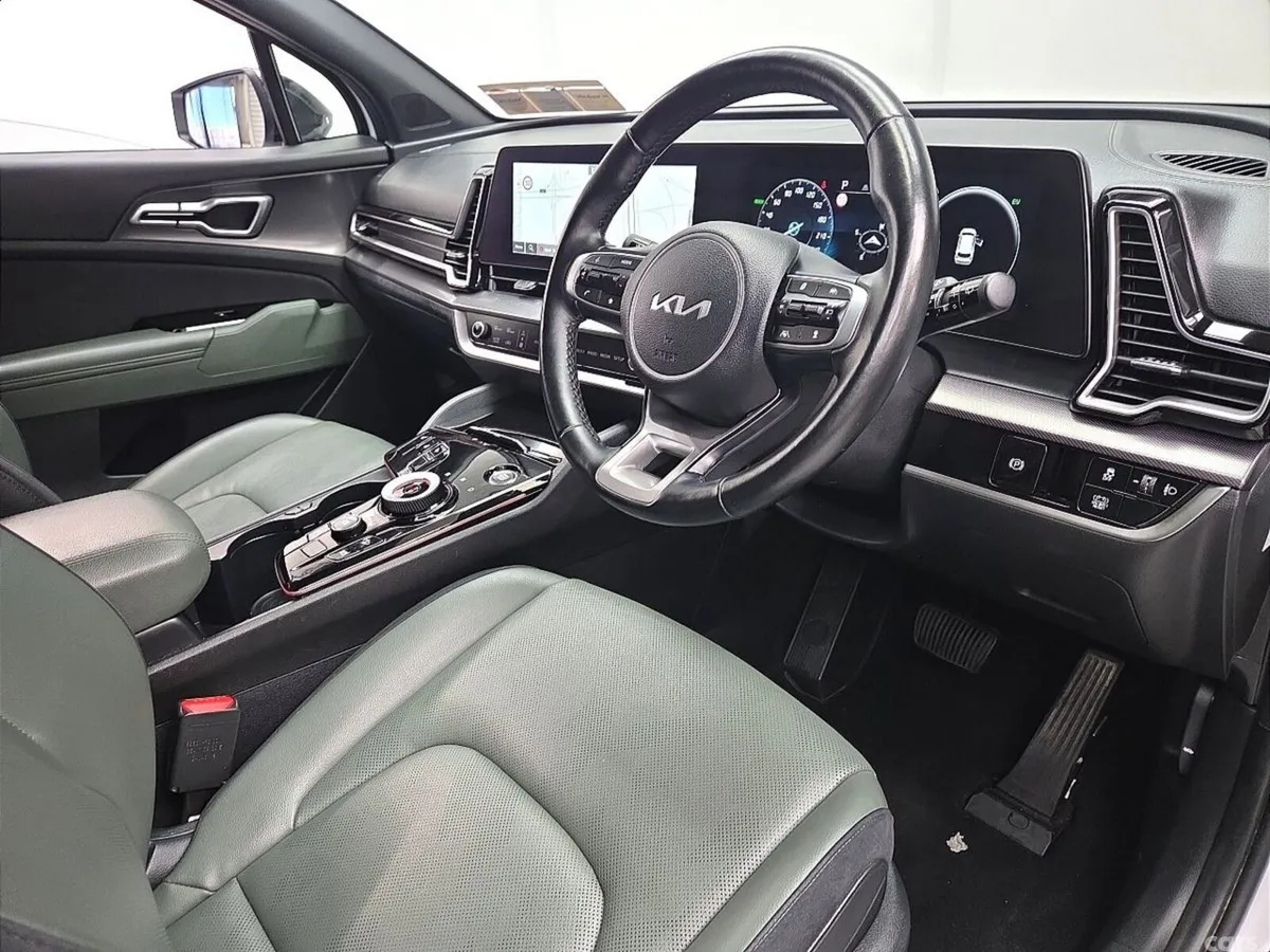 Kia Sportage SUV, Petrol Hybrid, 2024, White