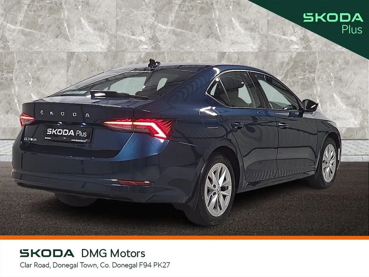 Skoda Octavia Saloon, Diesel, 2024, Blue