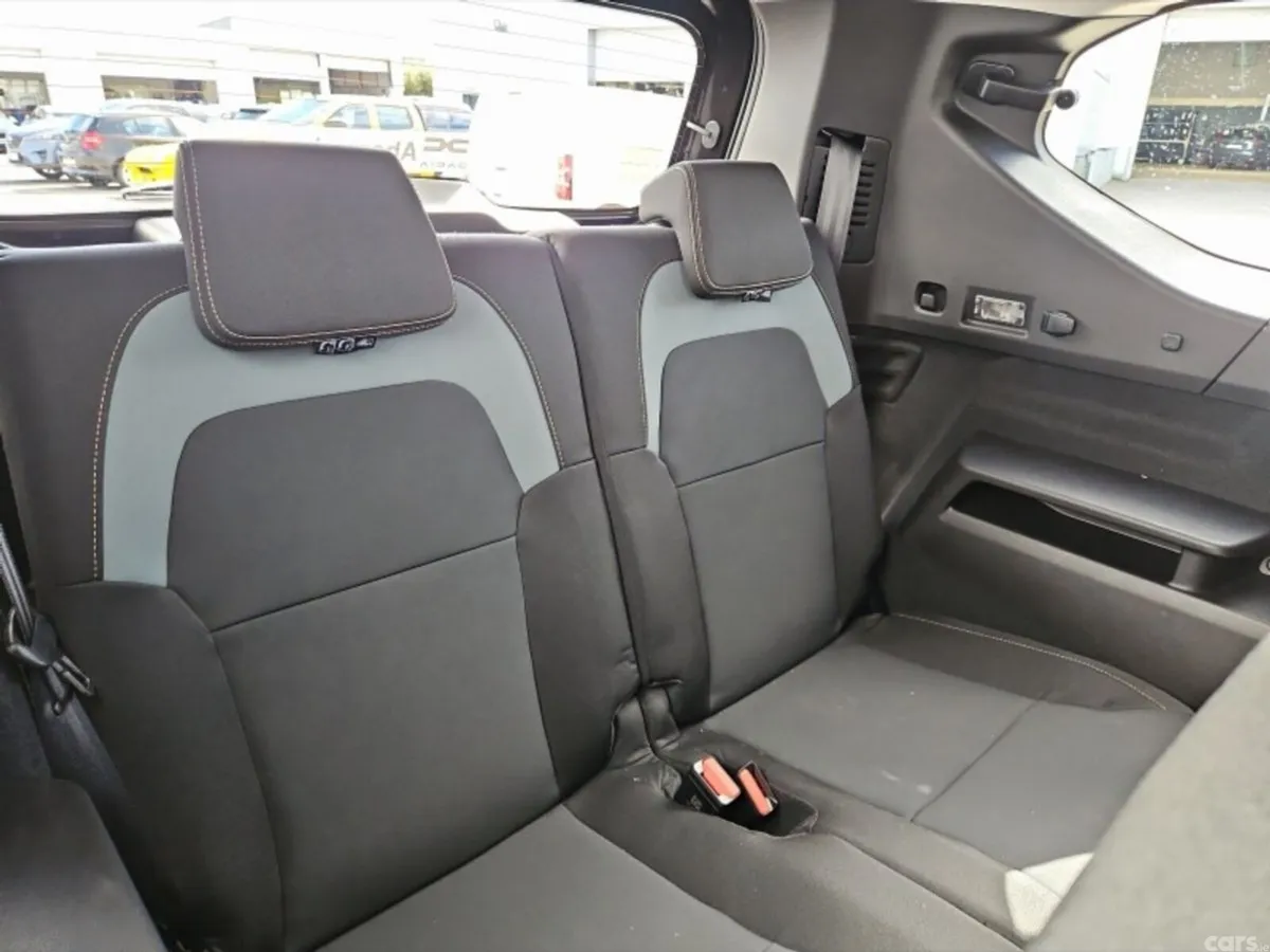 Dacia Jogger MPV, Petrol Hybrid, 2026, Black