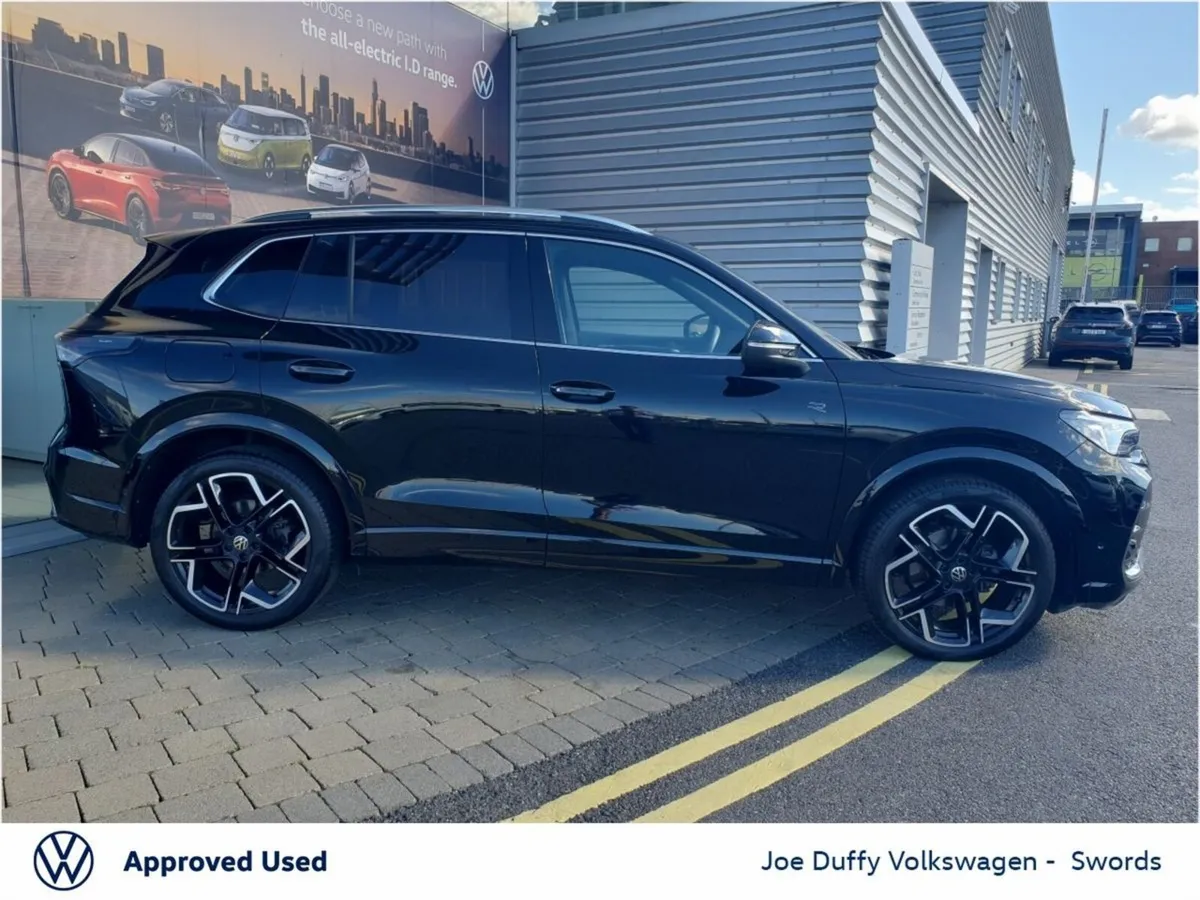 Volkswagen Tiguan SUV, Petrol Plug-in Hybrid, 2025, Black
