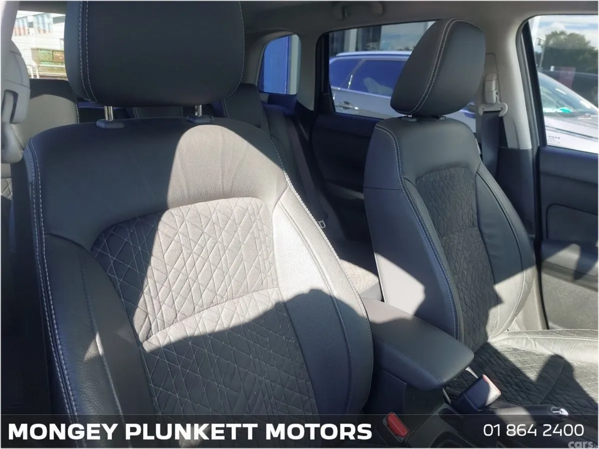 Suzuki Vitara SUV, Petrol, 2023, Grey