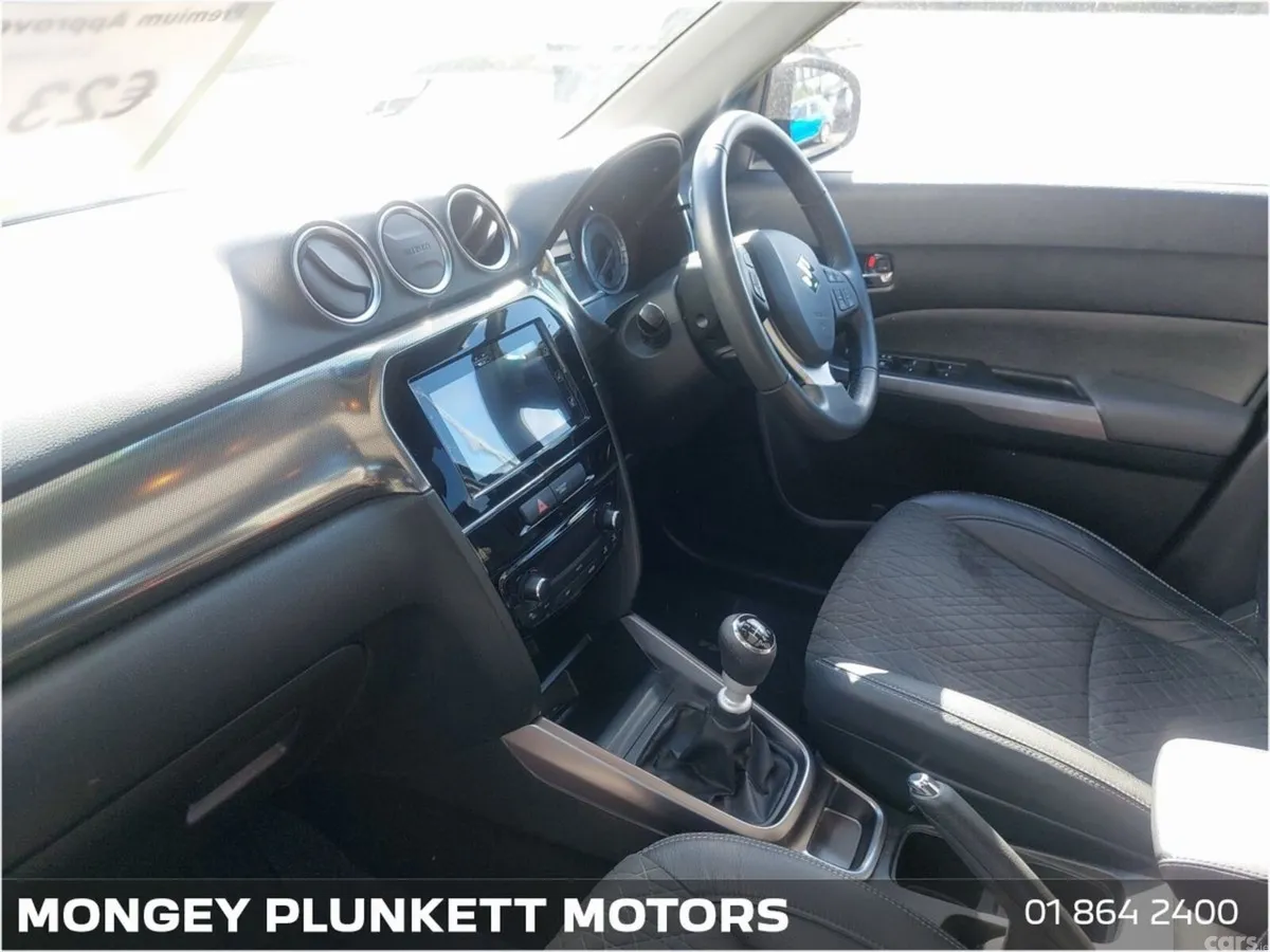 Suzuki Vitara SUV, Petrol, 2023, Grey
