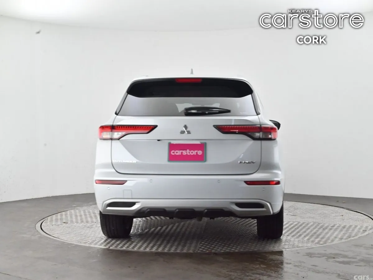 Mitsubishi Outlander SUV, Petrol Plug-in Hybrid, 2023, White