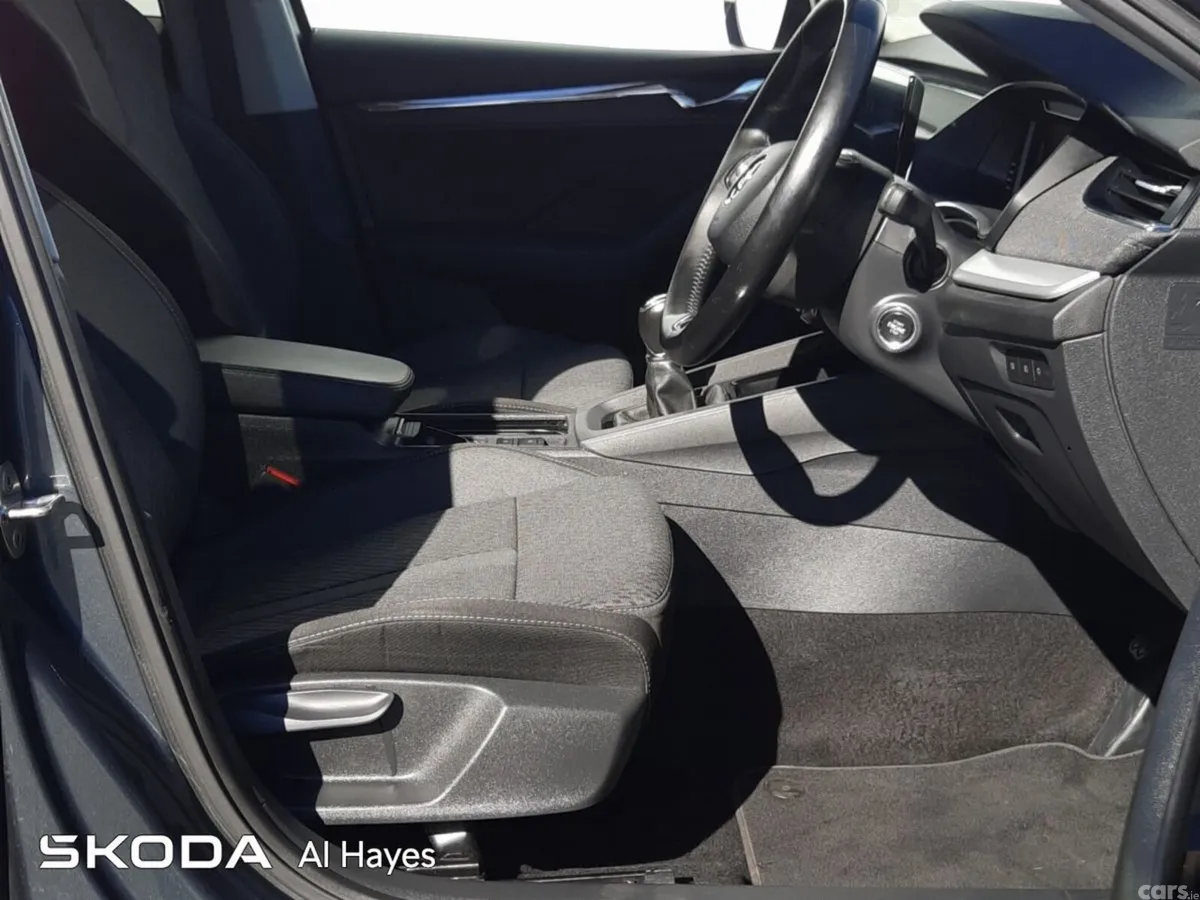 Skoda Octavia Saloon, Diesel, 2021, Grey