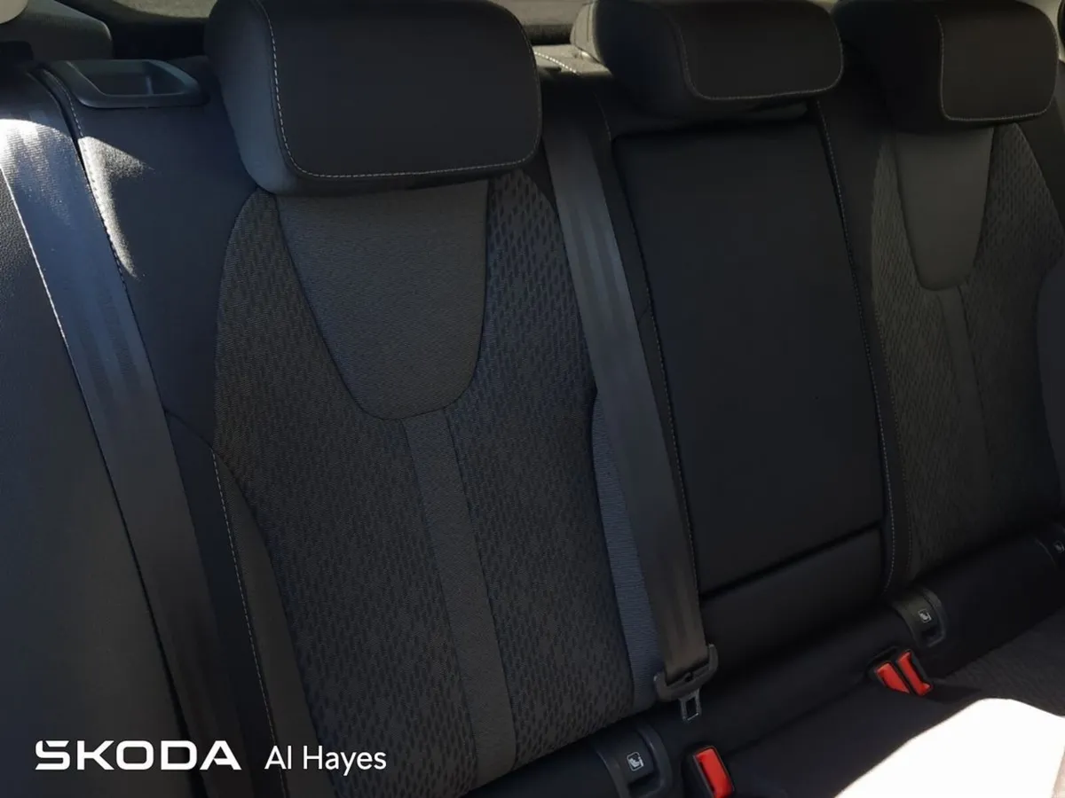 Skoda Octavia Saloon, Diesel, 2021, Grey