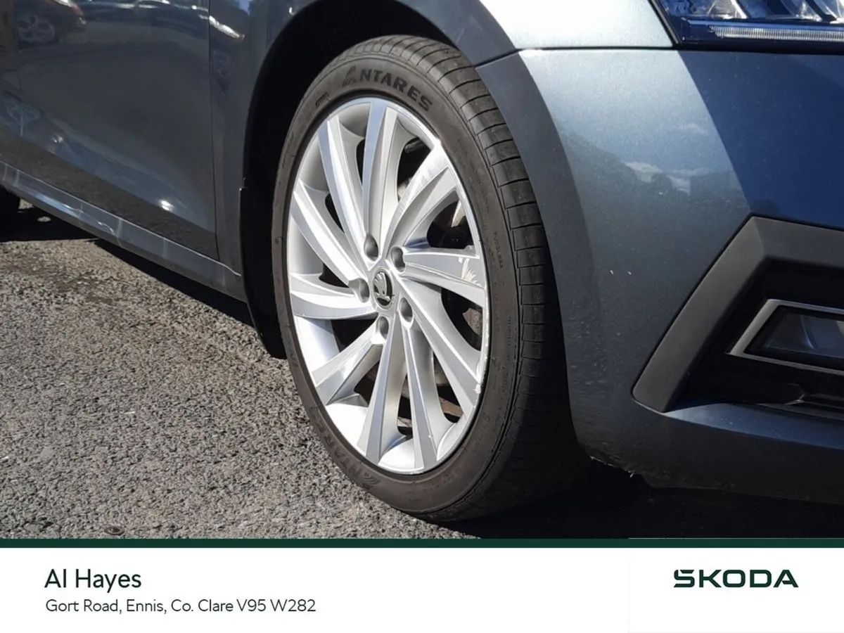 Skoda Octavia Saloon, Diesel, 2021, Grey