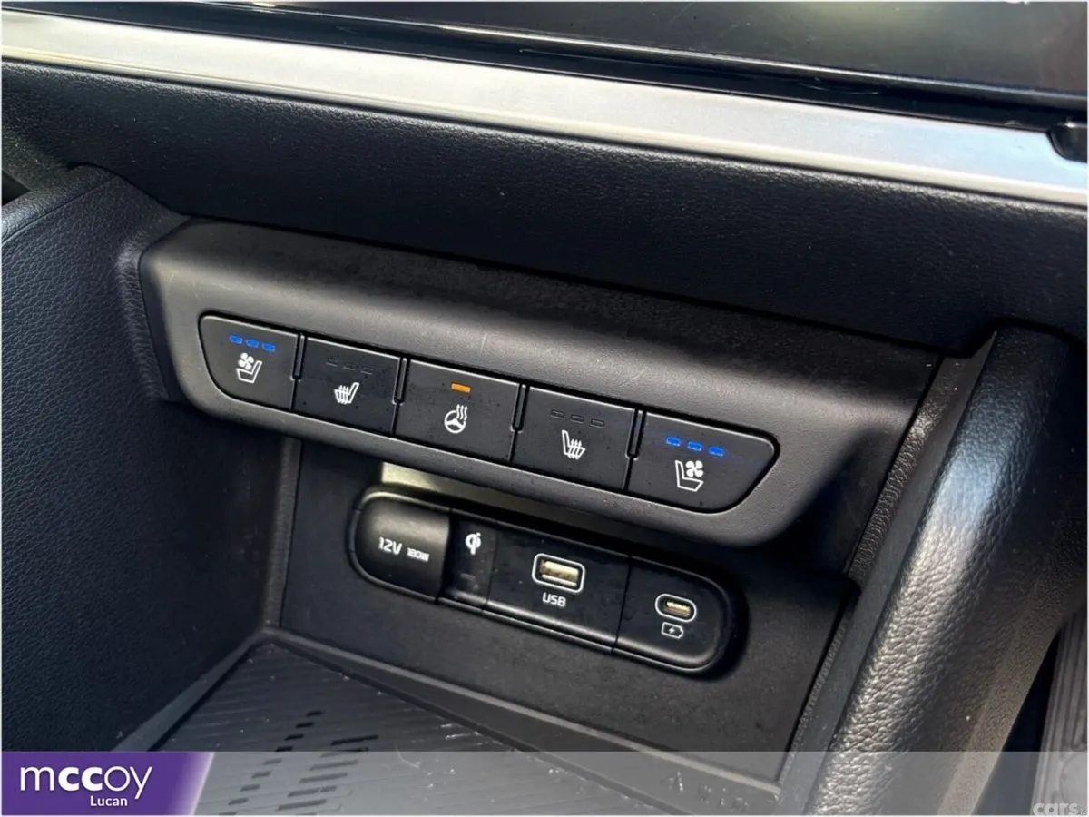Kia Sportage SUV, Diesel Hybrid, 2023, Orange