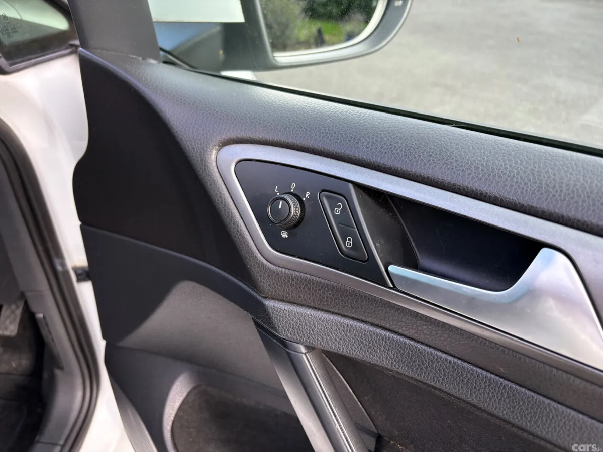 Volkswagen Golf Estate, Diesel, 2014, White