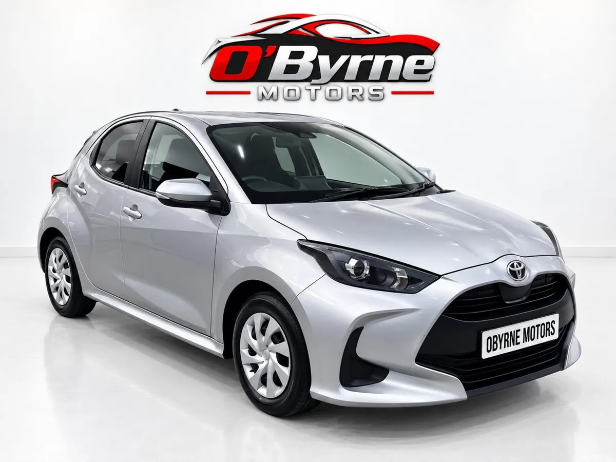 Toyota Yaris Hatchback, Petrol, 2023, Silver