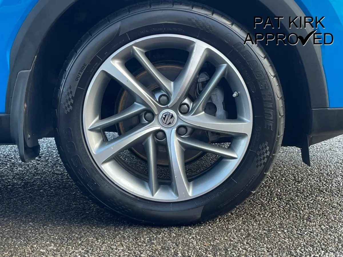 MG HS Hatchback, Petrol, 2020, Blue