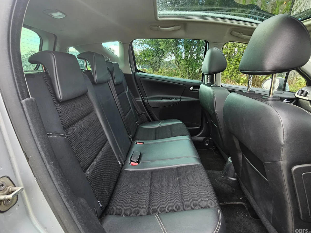 Peugeot 207 Estate, Diesel, 2013, Silver