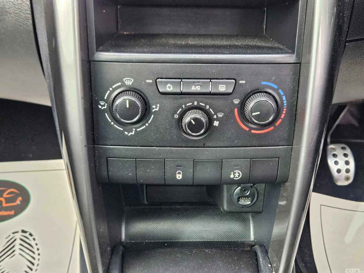 Peugeot 207 Estate, Diesel, 2013, Silver