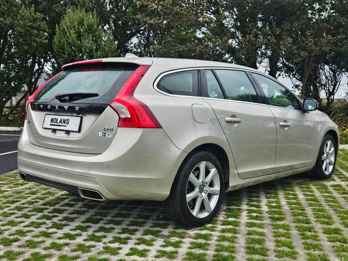 Volvo V60 Estate, Diesel, 2017, Gold