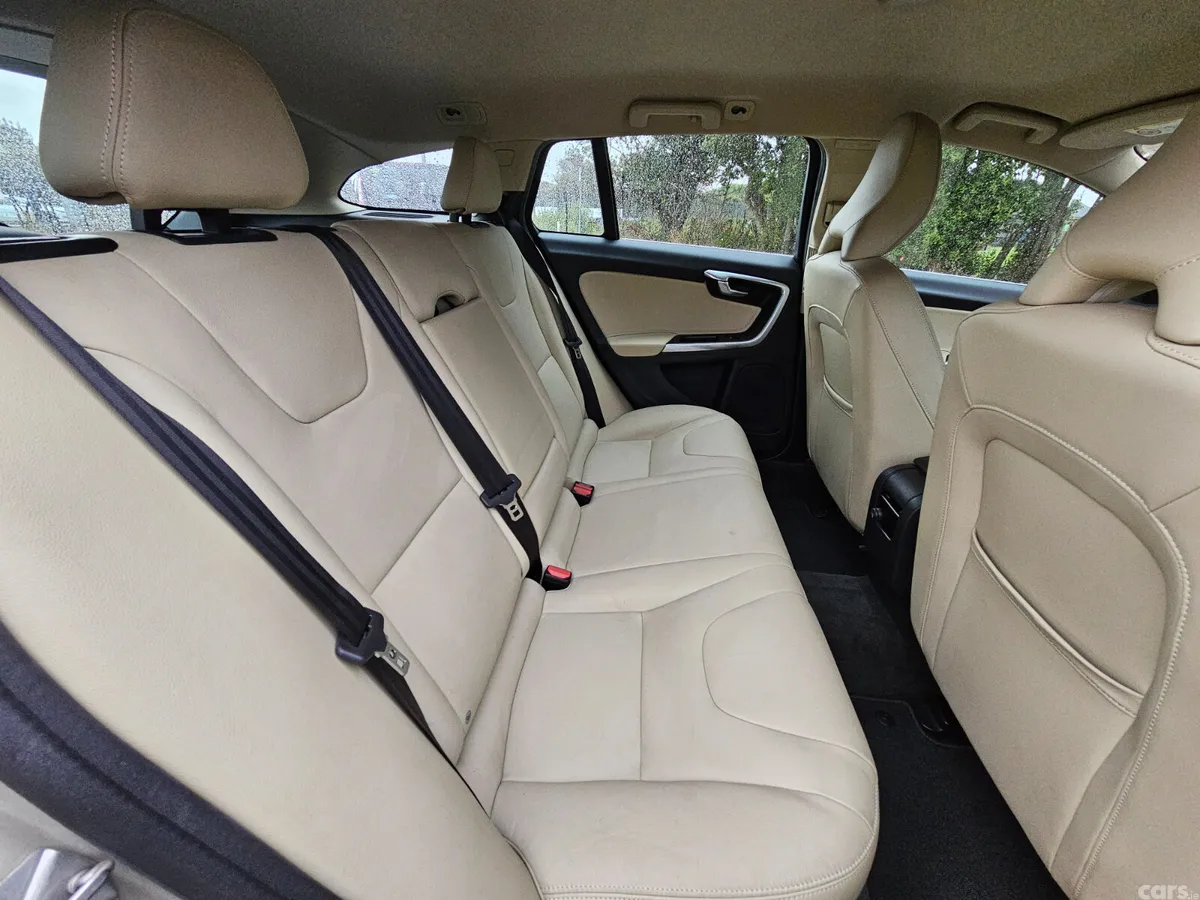 Volvo V60 Estate, Diesel, 2017, Gold