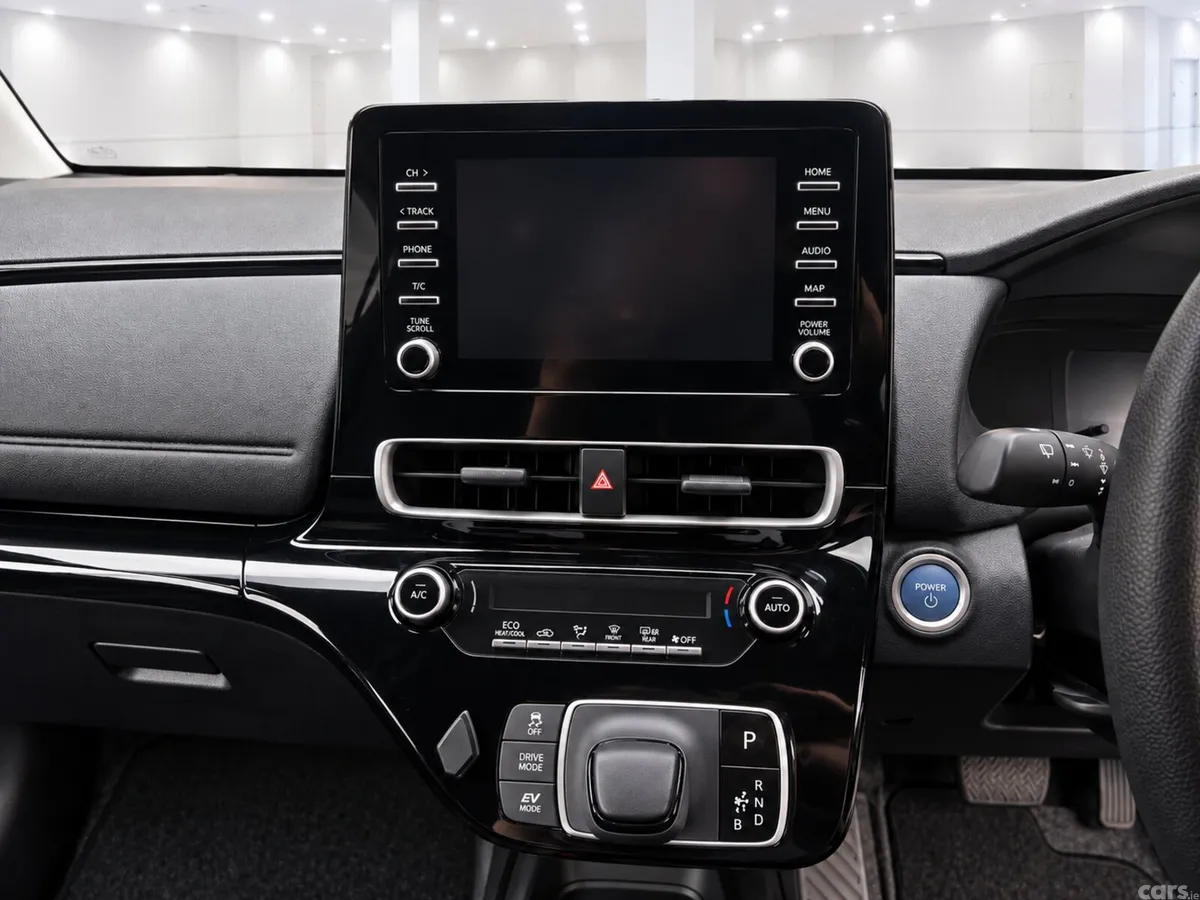 Toyota Aqua Hatchback, Petrol Hybrid, 2023, White