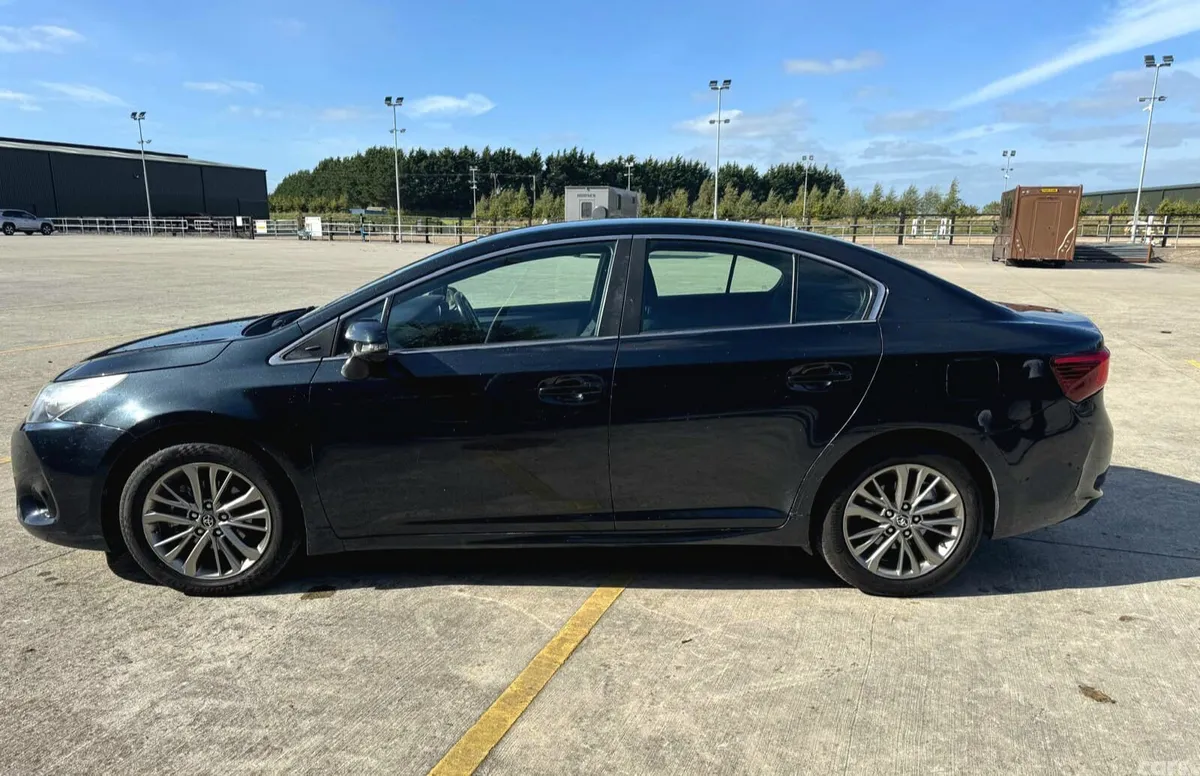 Toyota Avensis Saloon, Diesel, 2017, Grey