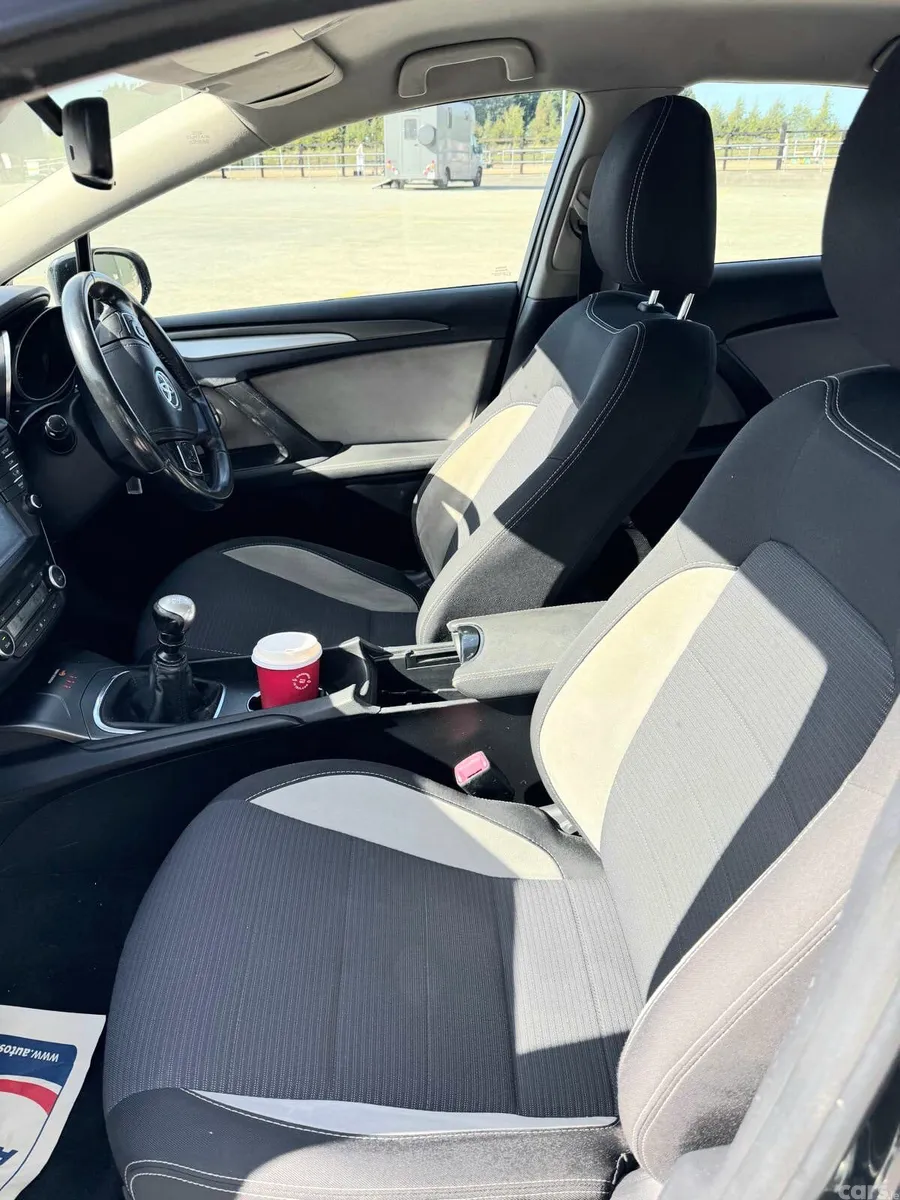 Toyota Avensis Saloon, Diesel, 2017, Grey