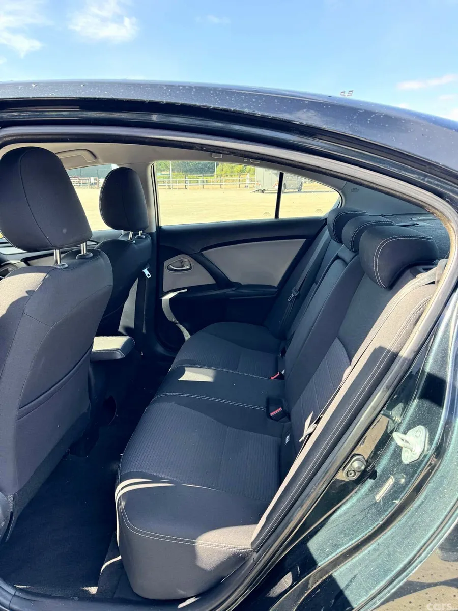 Toyota Avensis Saloon, Diesel, 2017, Grey