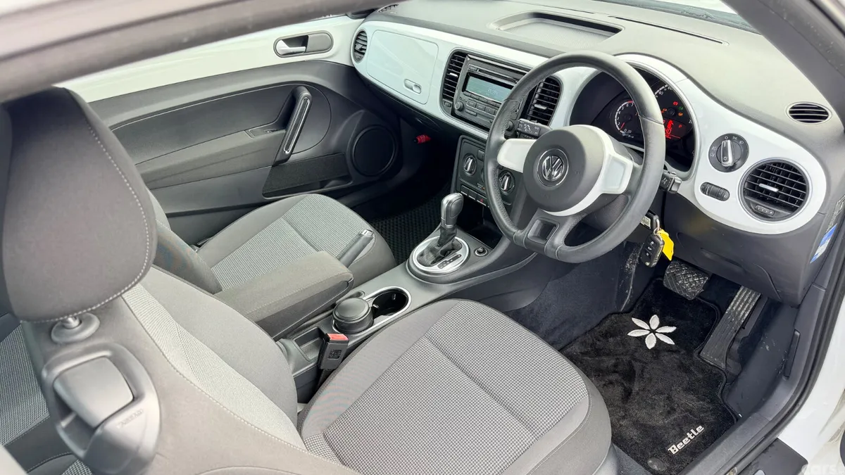 Volkswagen Beetle Hatchback, Petrol, 2015, White