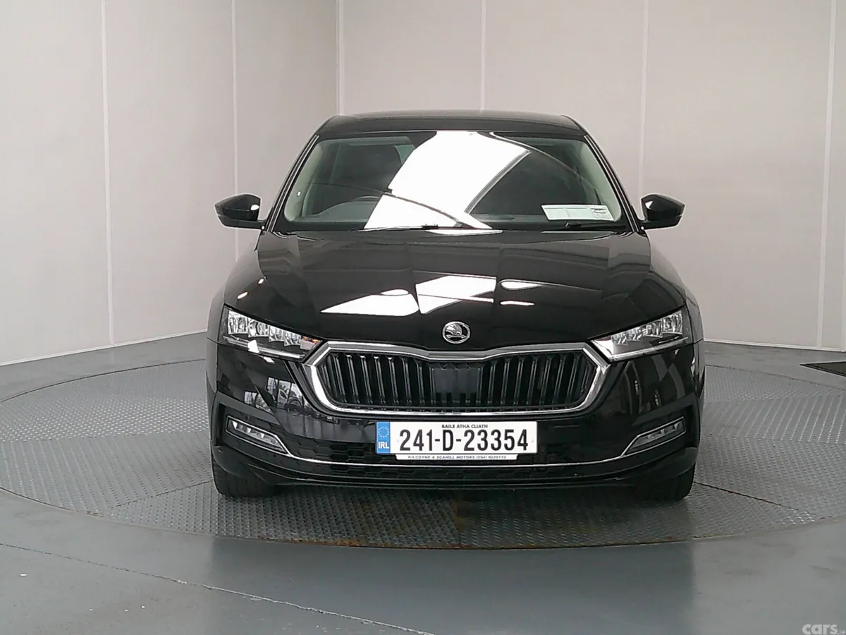Skoda Octavia Saloon, Diesel, 2024, Black