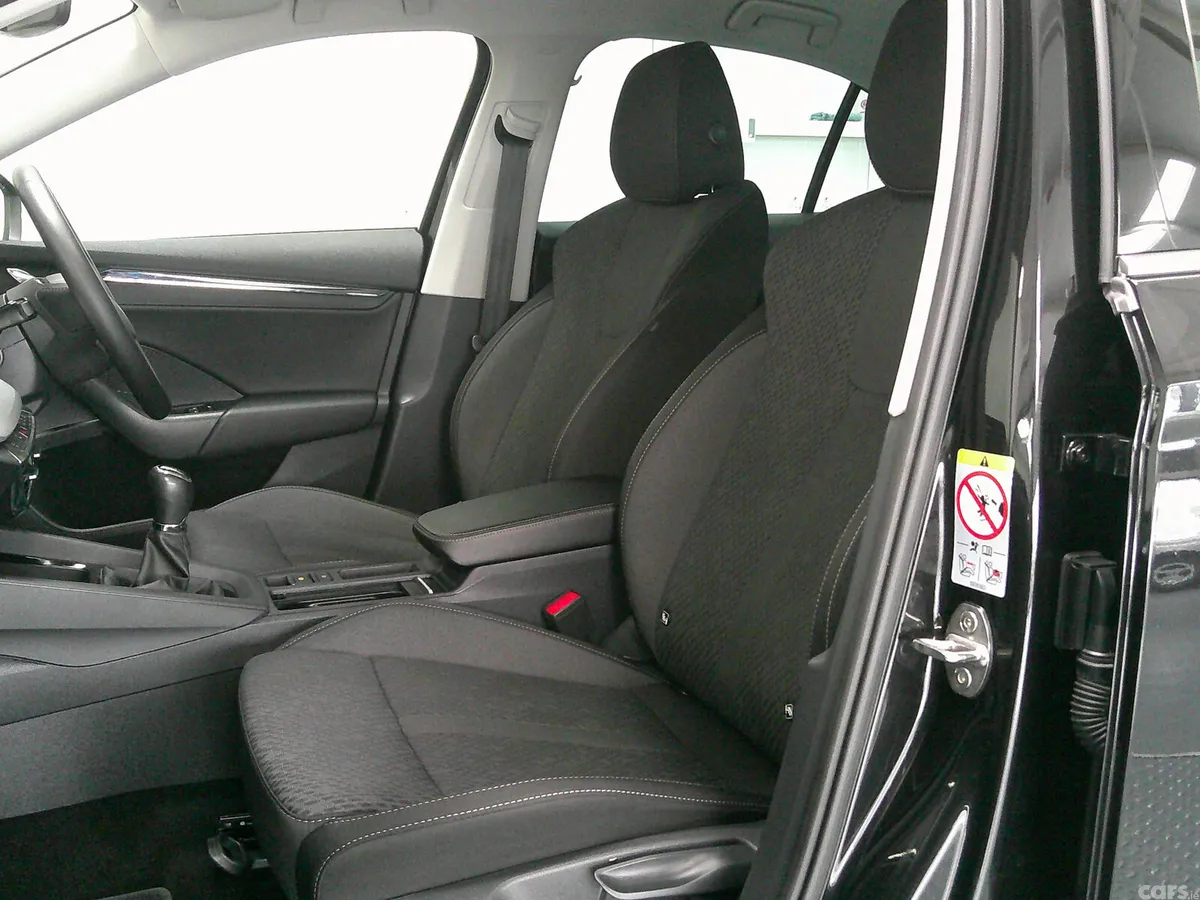 Skoda Octavia Saloon, Diesel, 2024, Black