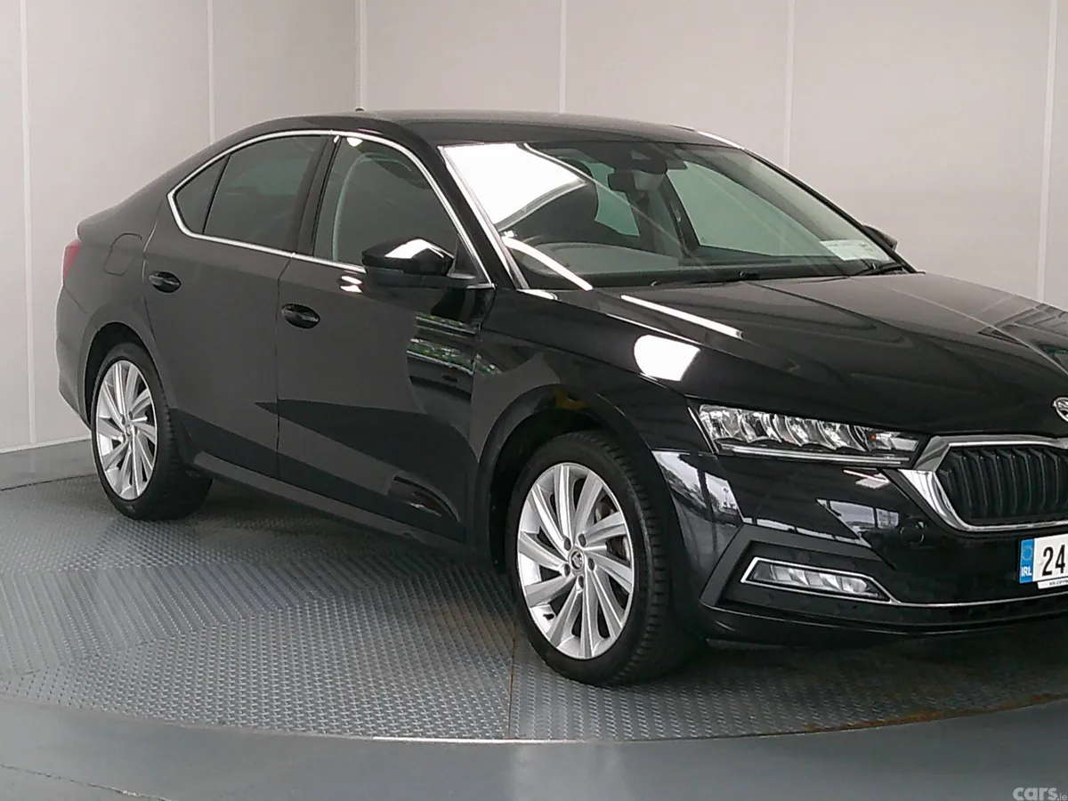 Skoda Octavia Saloon, Diesel, 2024, Black
