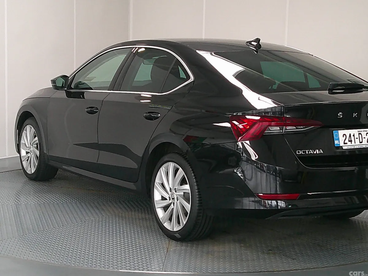 Skoda Octavia Saloon, Diesel, 2024, Black